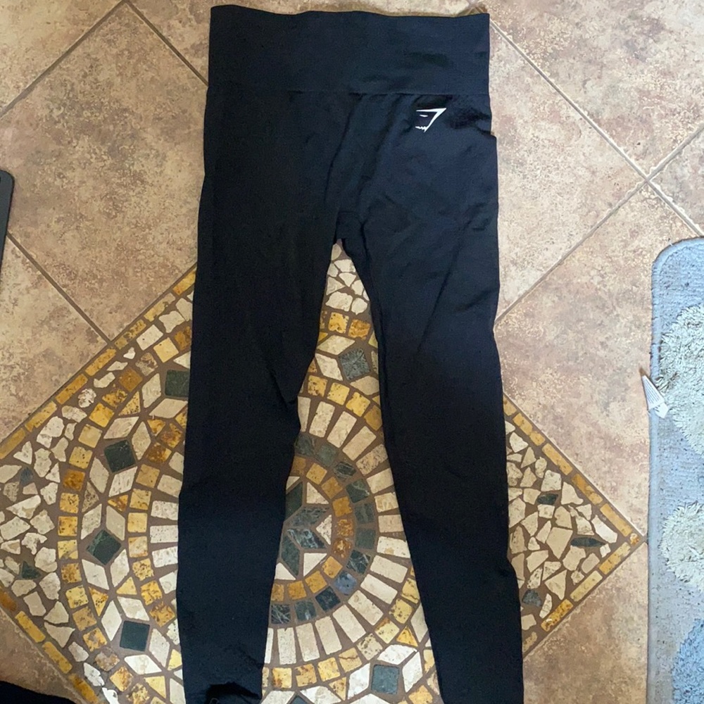 Gym shark leggings